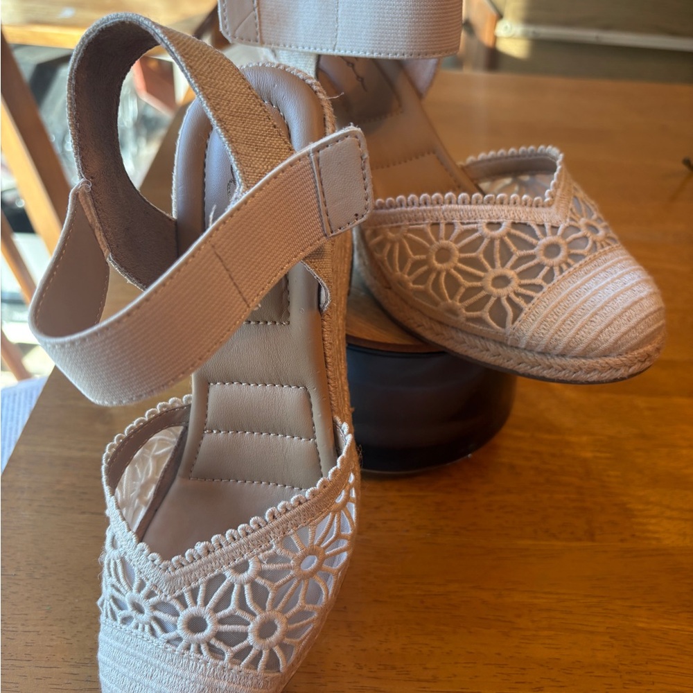 Me Too Cream Floral Espadrille Sandals